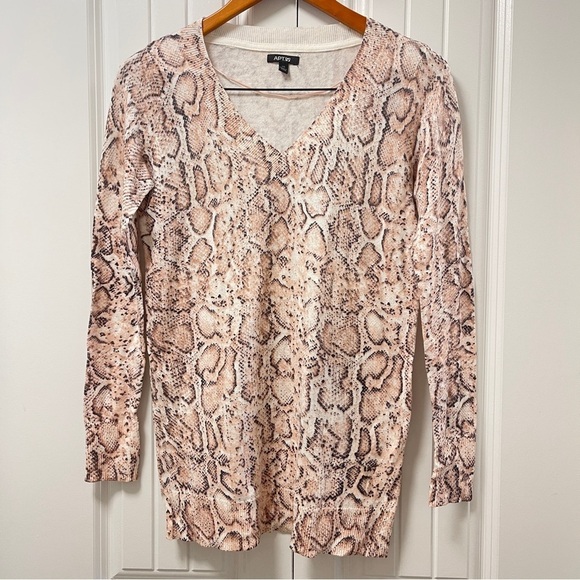 Apt. 9 Snake Skin Light Knit Sweater Pink - XS - Picture 2 of 10